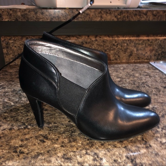 🔶Bundle 3 for 25🔶 Adrienne Vittadini women’s booties - Picture 1 of 5
